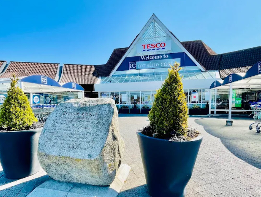 Artaine Castle Shopping Centre, Ireland